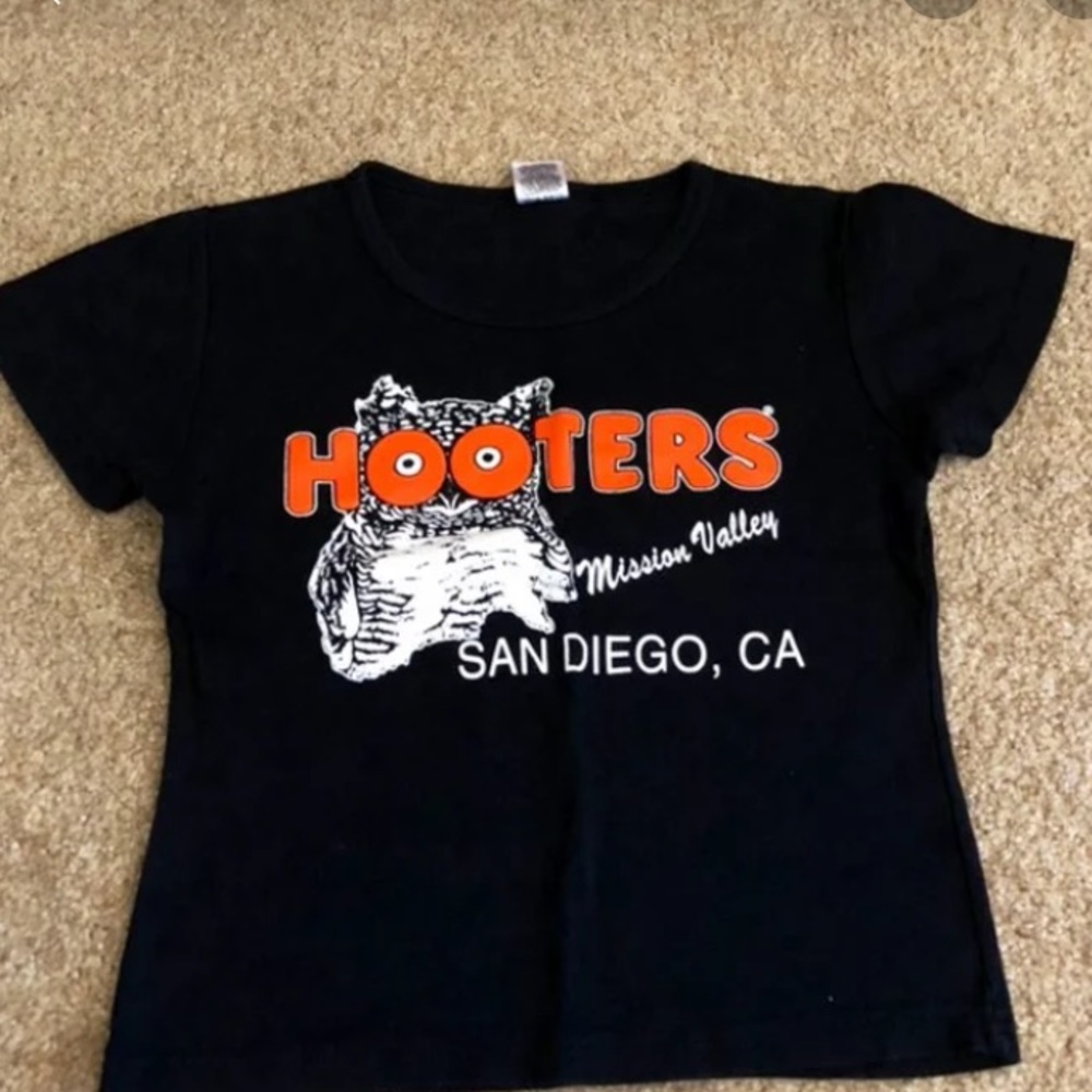 Hooters crop top